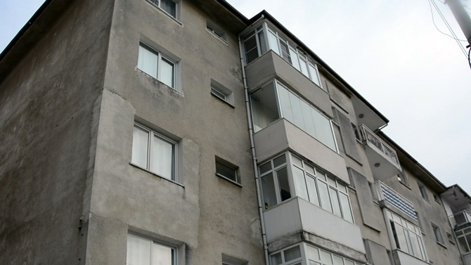 aw574560_02-002.jpg