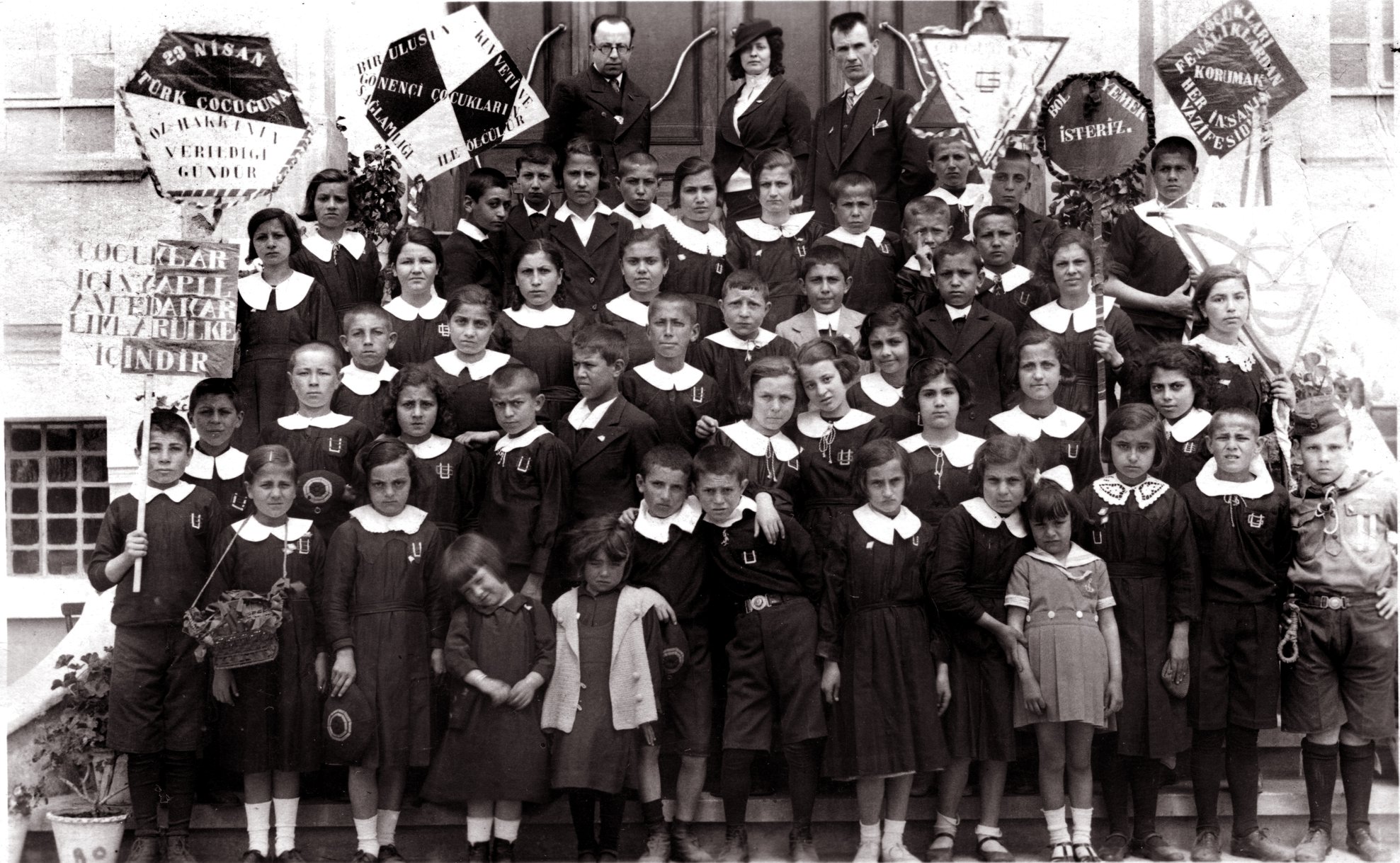23 nisan 1935 izmit ulugazi ilkokulu