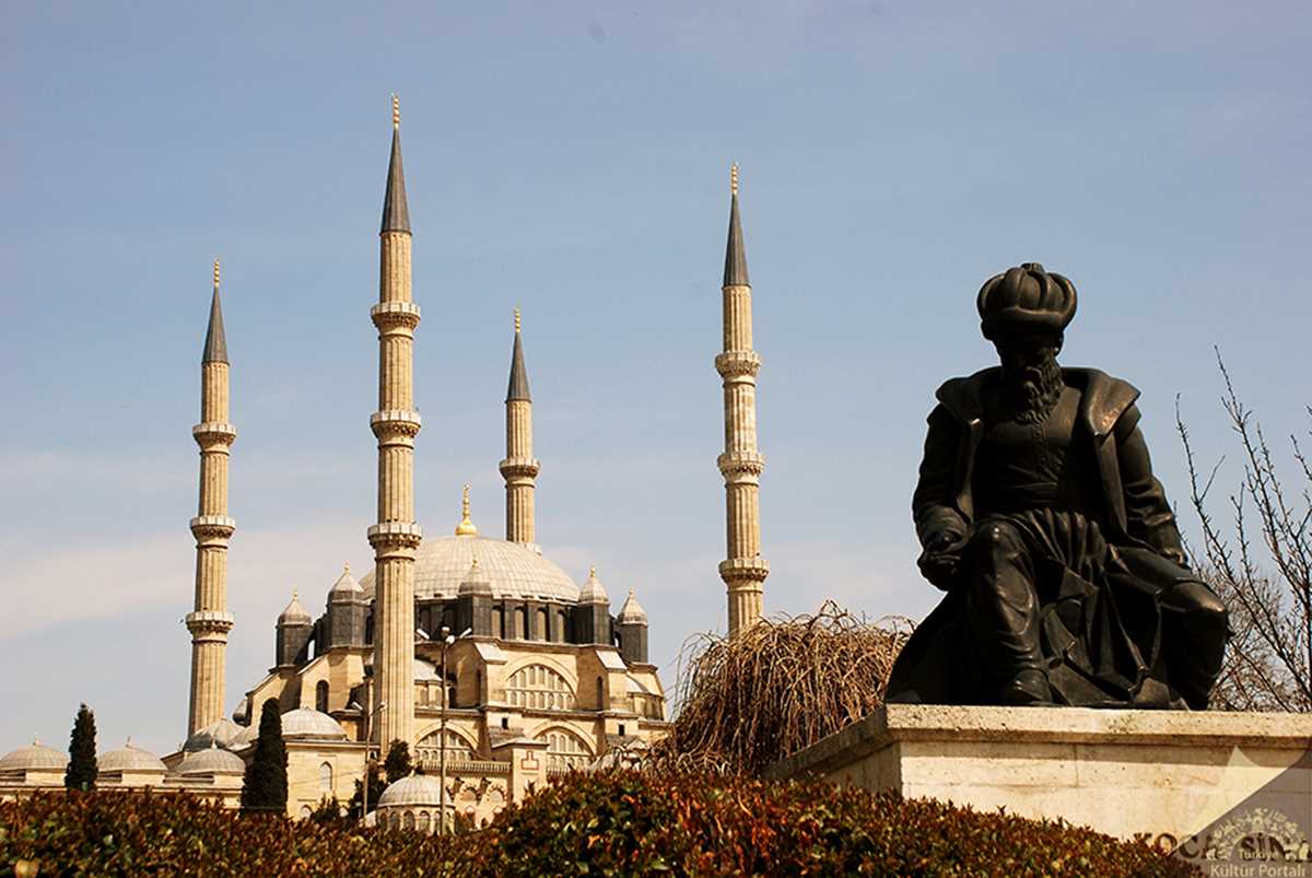 001 Selimiye Camii ve Mimar Sinan (2013) Umut ÖZDEMİR