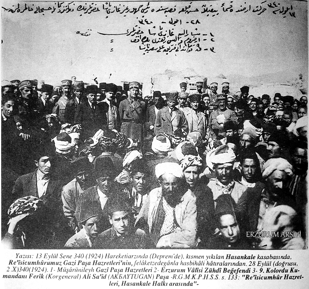 02Manset ataturk erzurum'da halkla