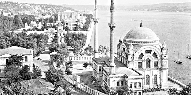 iste-chp-zihniyeti-bu-dolmabahce-camiini-kayikhane-yapmislar-h1529226765-2aa0d4