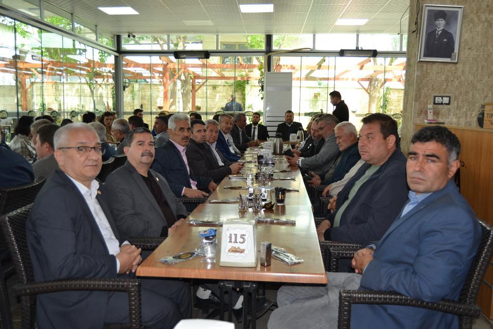 Mustafa Abak1