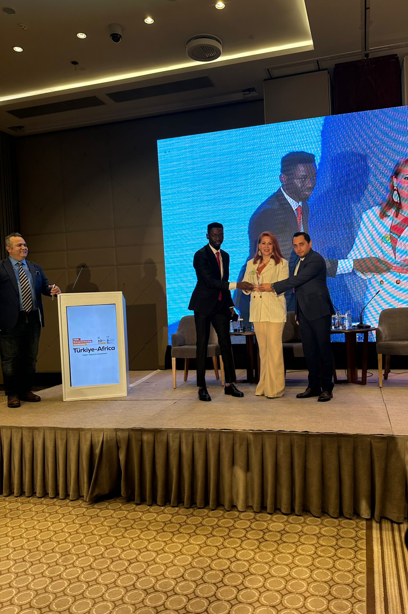 4b336fdf-45d7-4a27-b0e6-84525fa47142