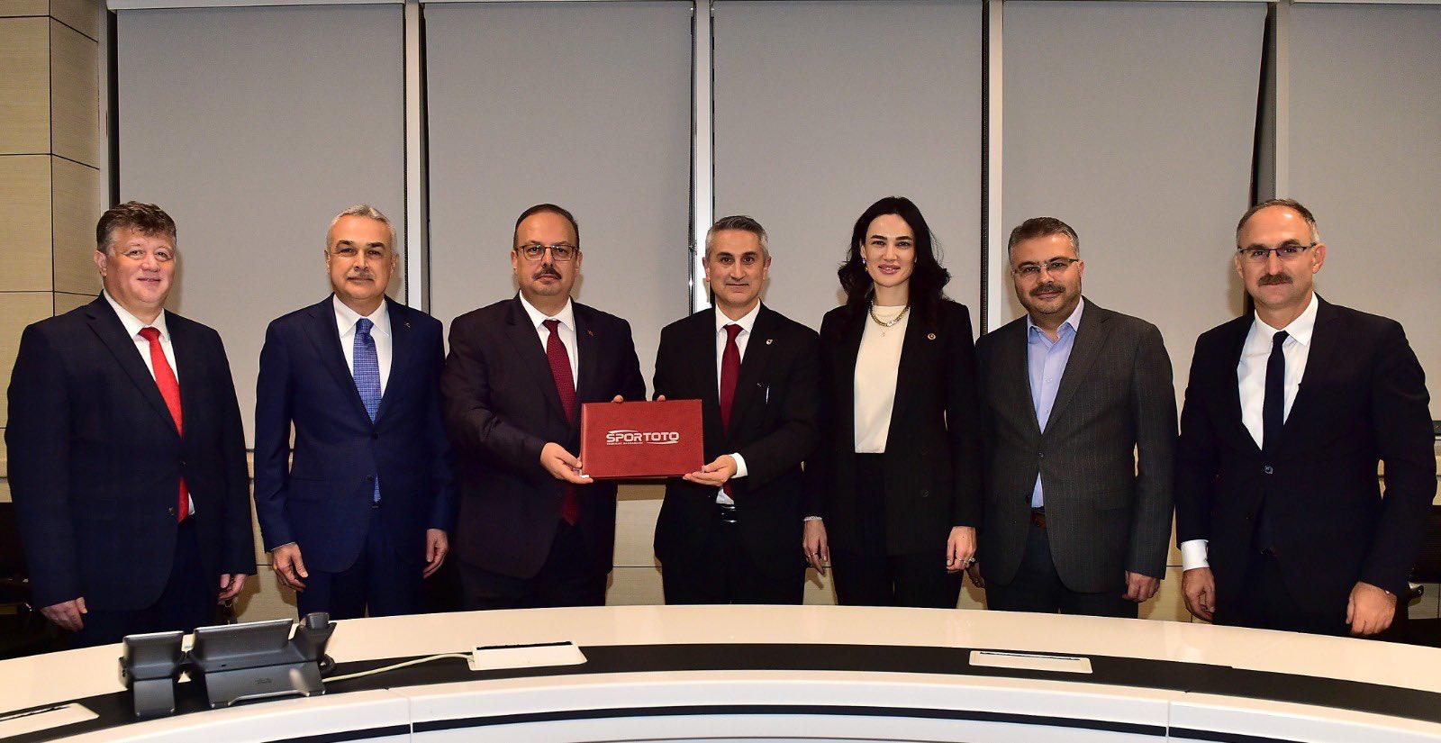 Yerine Yenisi Yıkılan Stadyumun Yerine 6000 Kapasiteli Yeni Tesis (3)