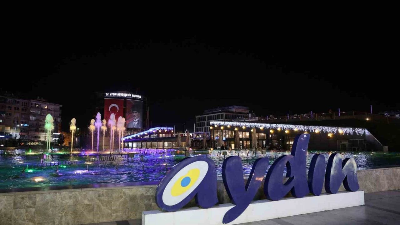 Buyuksehir Aydini 2025 Icin Isiklandirdi