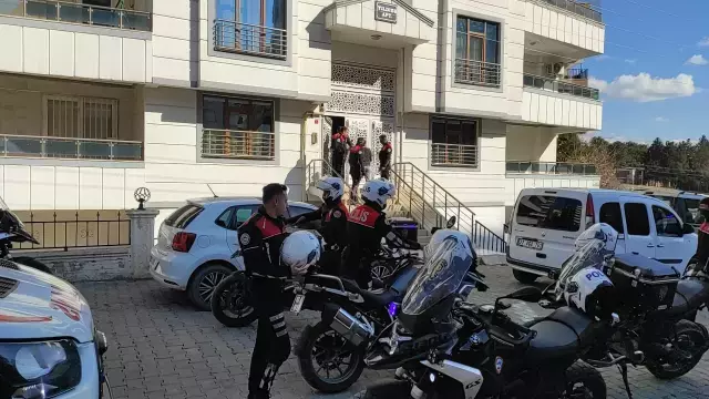 Sanliurfa Da Cinnet Getiren Kadin Bir Kizini 18306814 1408 M