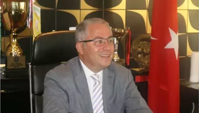 Yanan Otelde Kalan Gazeteci Nedim Turkmen Ve 18286571 2095 M