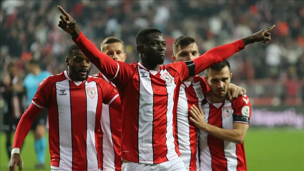 Fenerbahce Samsunspor Macinda Kimler Eksik Sakat Ve Cezali Fenerbahcede Sari Kart Sin 3208272 202503161326 2