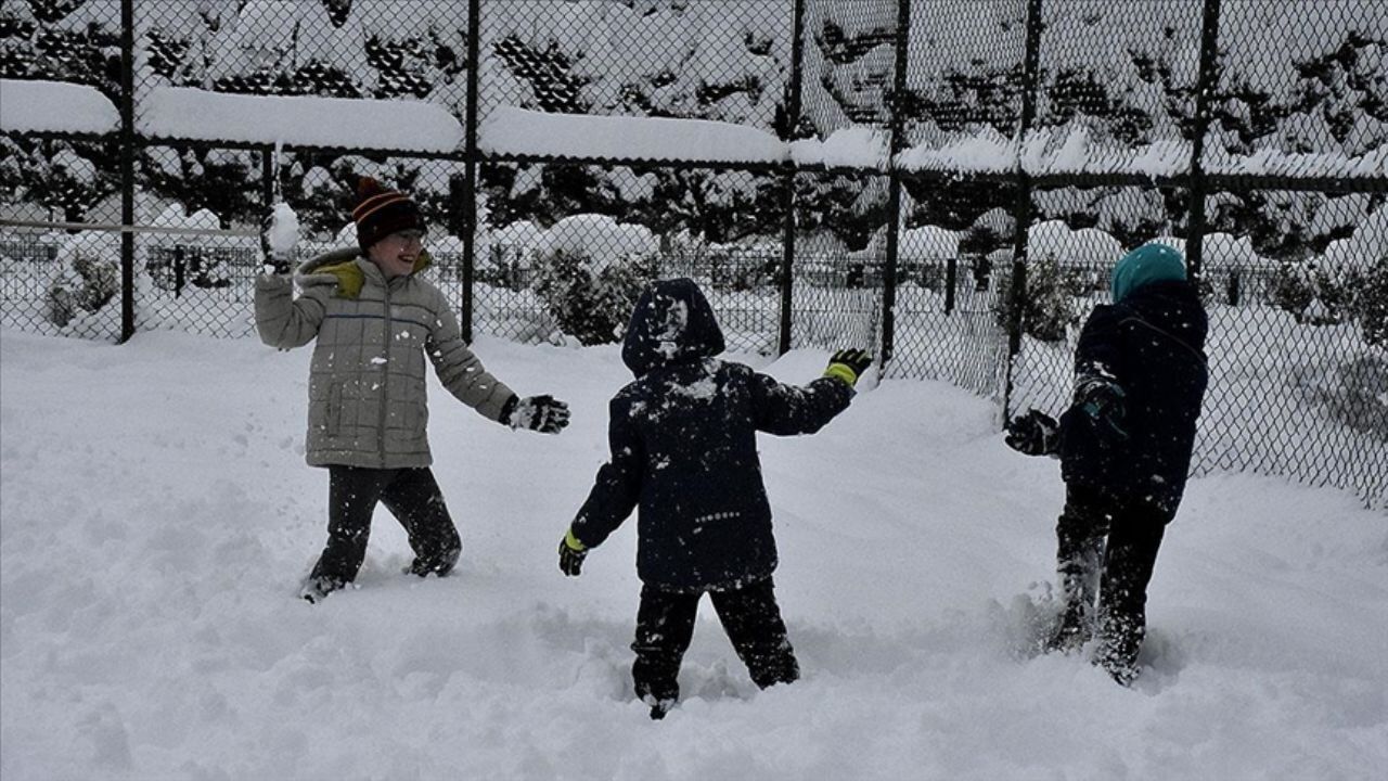Istanbulda Okullar Tatil Mi 20 21 Mart Kar Tatili Aciklamasi Merakla Bekleniyor 17424558847133