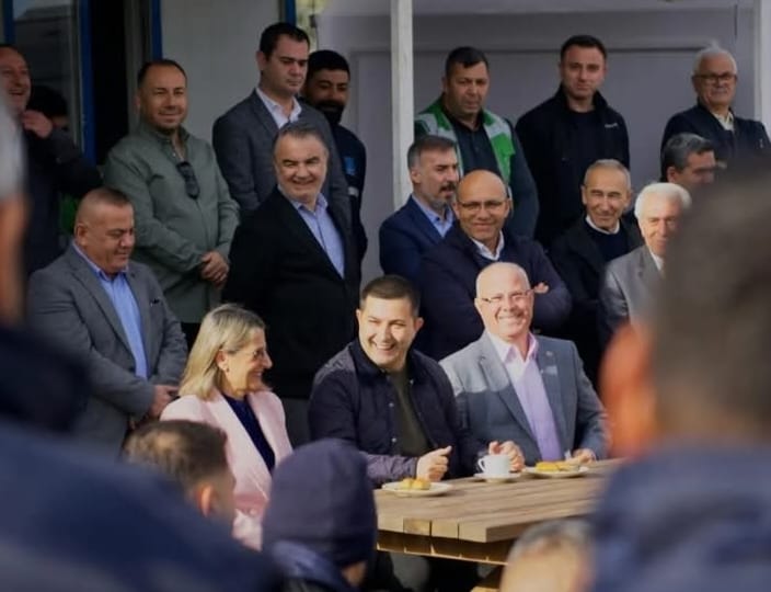 Kuşadası Belediye Başkanı Ömer Günel, İşçilerin Bayramını Kutladı (3)