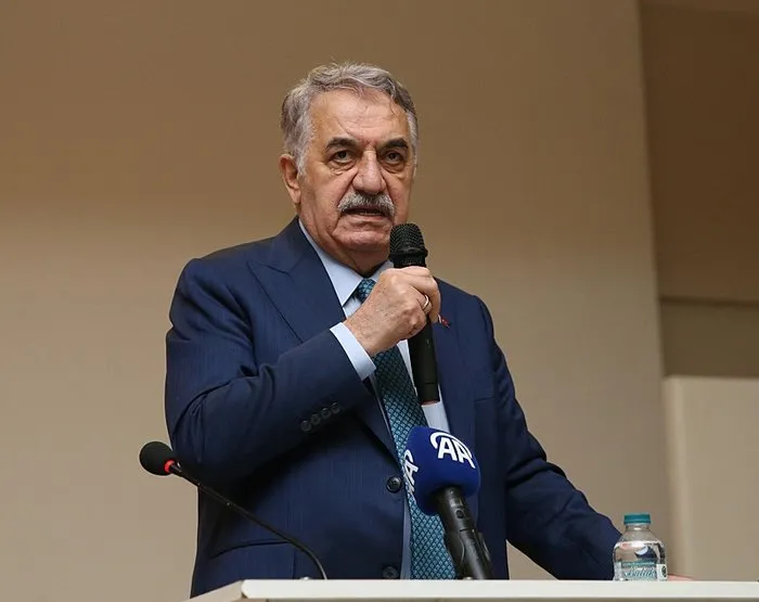 0X0 Ak Partiden Ozgur Ozele Tepki Cunta Esittir Chpdir 1743938848845