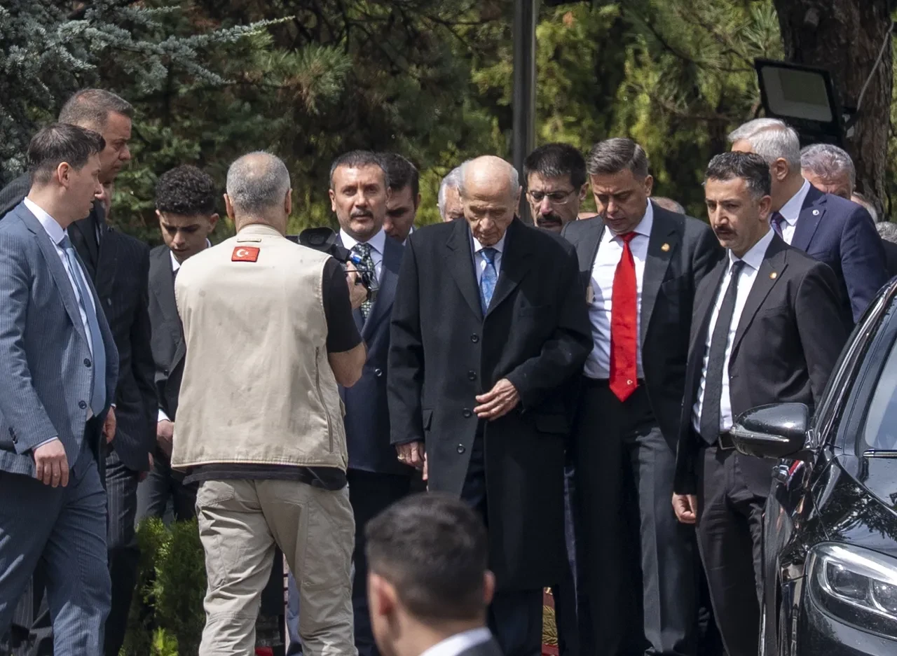 Devlet Bahceli Ne Ameliyati Oldu Uzun Zaman Sonra Goruntulenmesiyle Yasi Gundeme Geld 3211896 202504041427 2