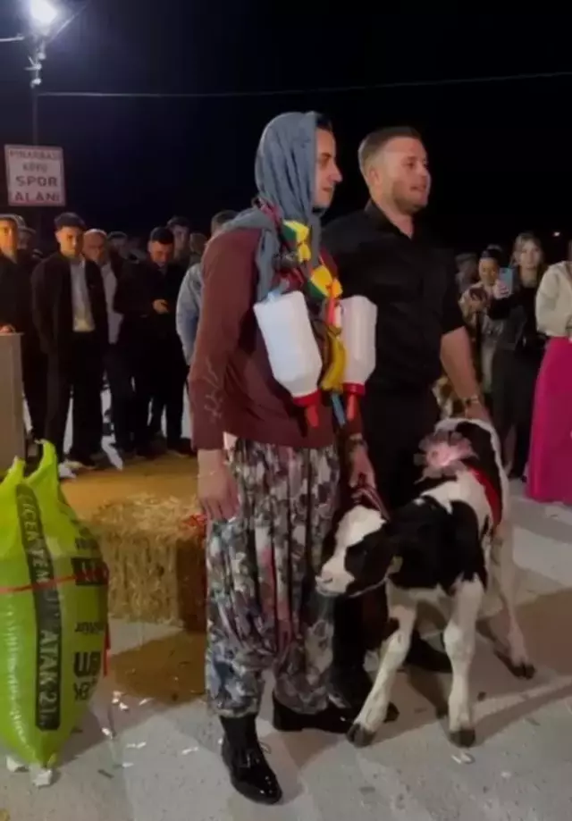 Damat Caresizce Bekledi Dugunde Takilanlar 18597265 1602 M