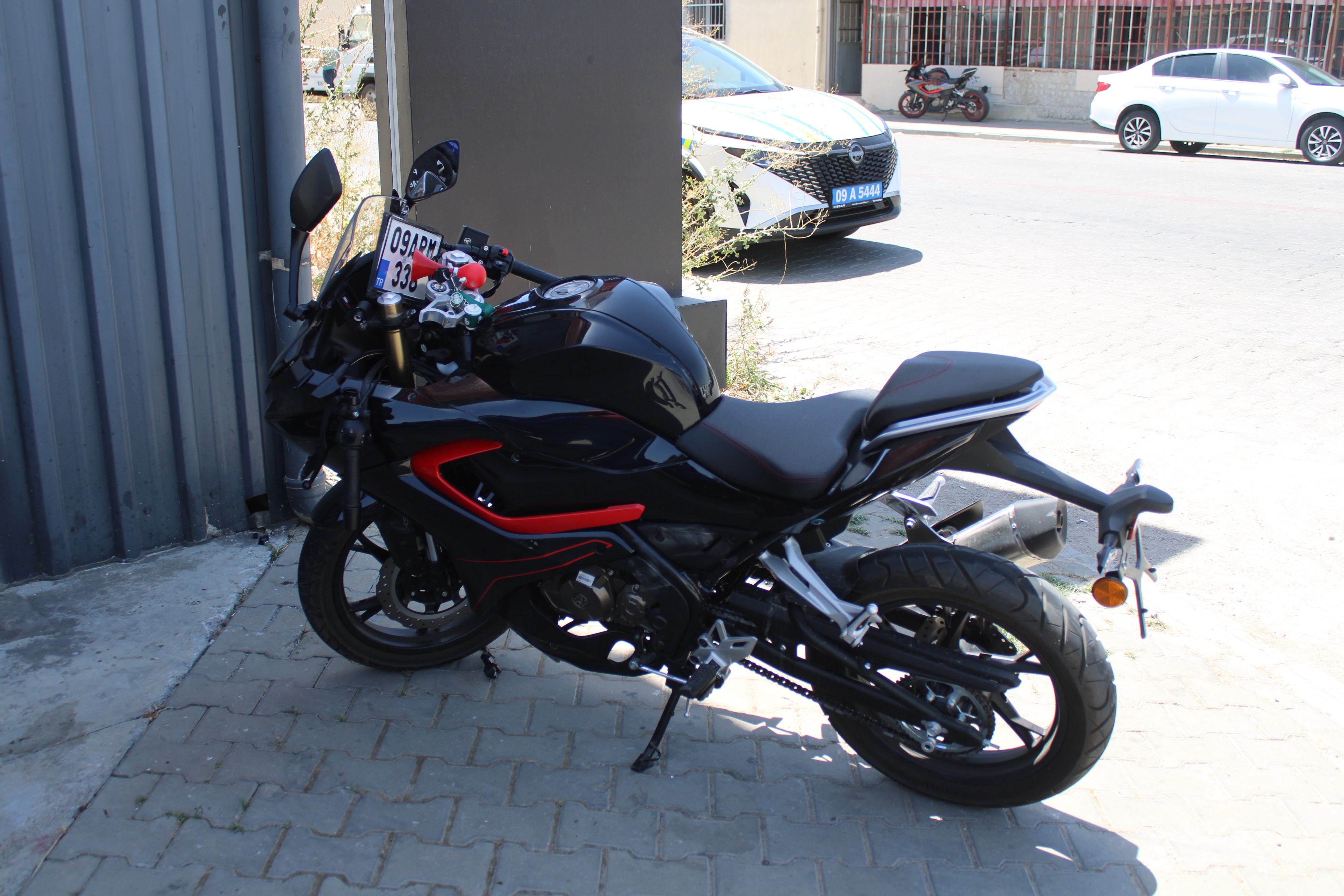 A W506807 05