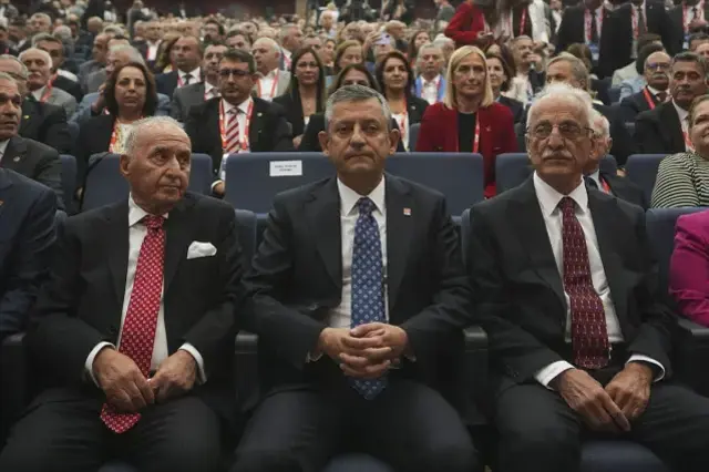 Ozgur Ozel Yeniden Chp Genel Baskani Secildi 19071285 1323 M