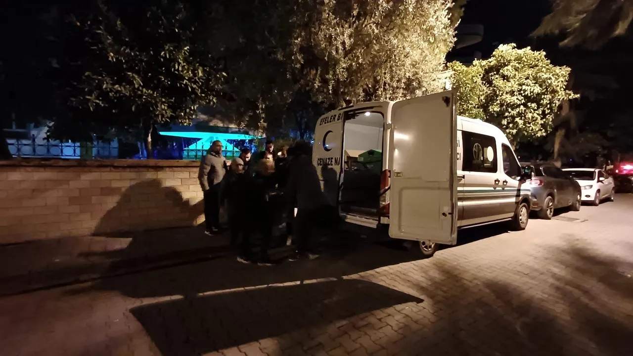 Olmeden Saatler Once Takimla Birlikteydi Aydinsporun Muduru Nevzat Demircioglu Cami T 1758943 202512272151 20251227215113 2