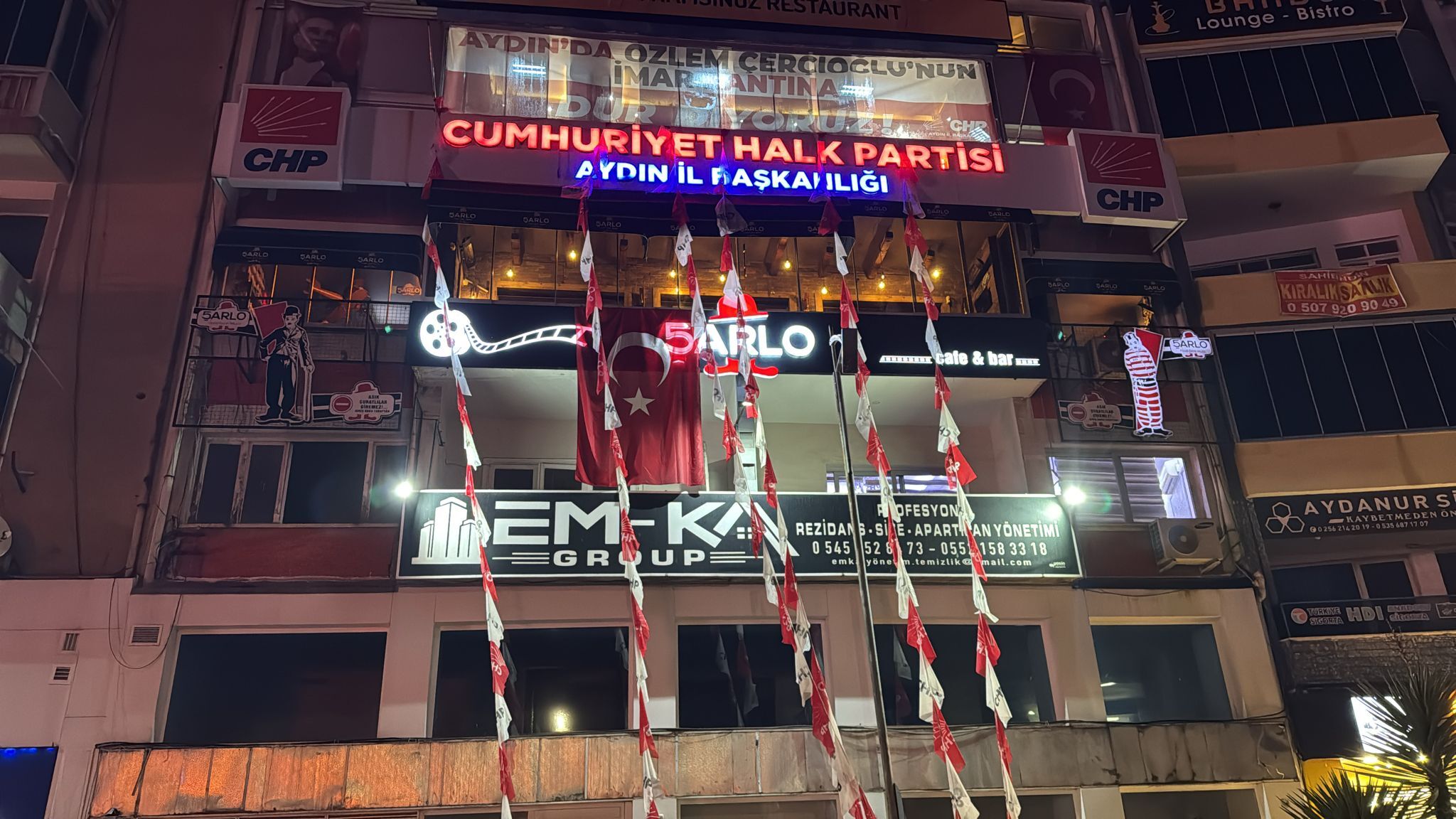 CHP Aydın’da bayrak harekatı: Kentin dört bir yanı kırmızı-beyaza bürünüyor