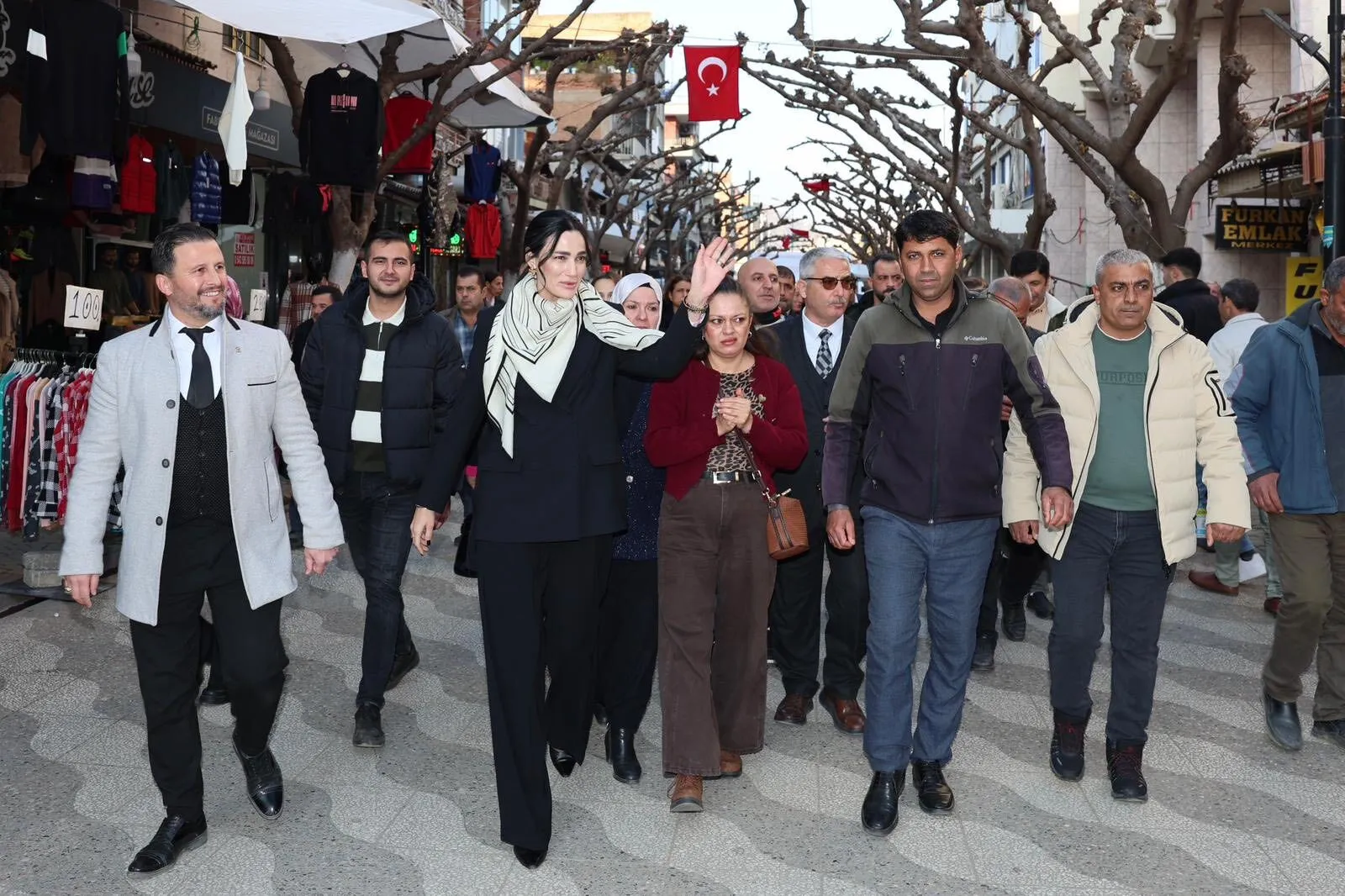 Cercioglu Salonda Var Sahada Yok 5