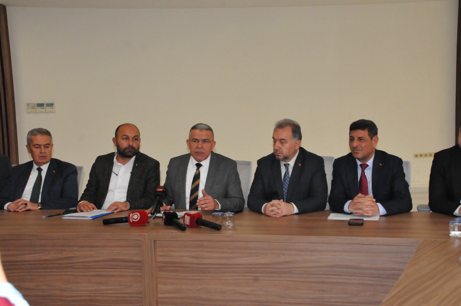 F597F761 424E 4191 8888 64B9109933E7