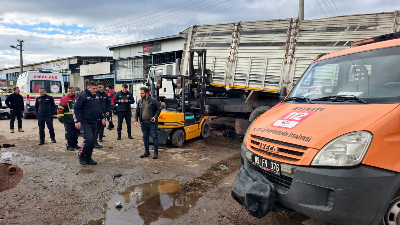 Nazilli’de Damperin Altında Kalan 2 Kişi Hayatını Kaybetti (1)