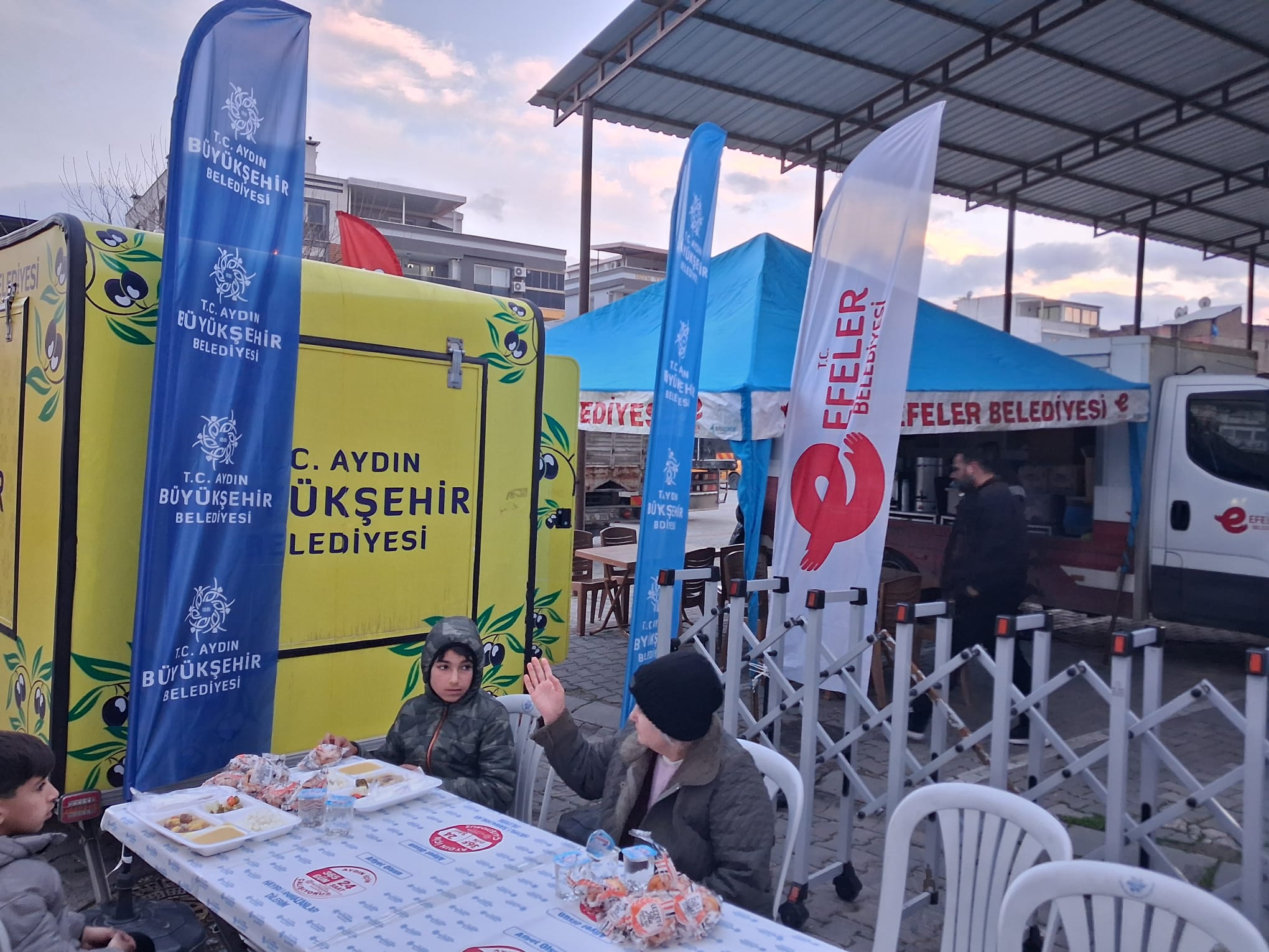 Vatandaşın Sıcak Çayına Bariyer Aydın Bşb’den Hizmet Engelleme Skandalı (2)