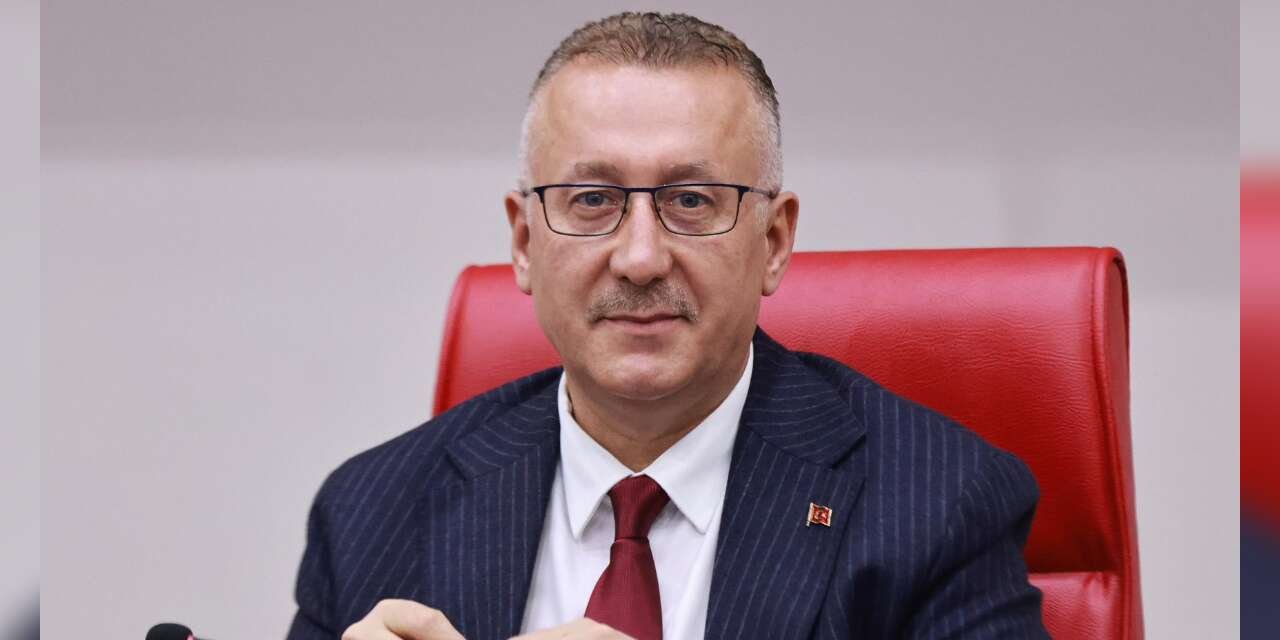 AK Parti Adapazarı Belediye Başkanı istifa etti