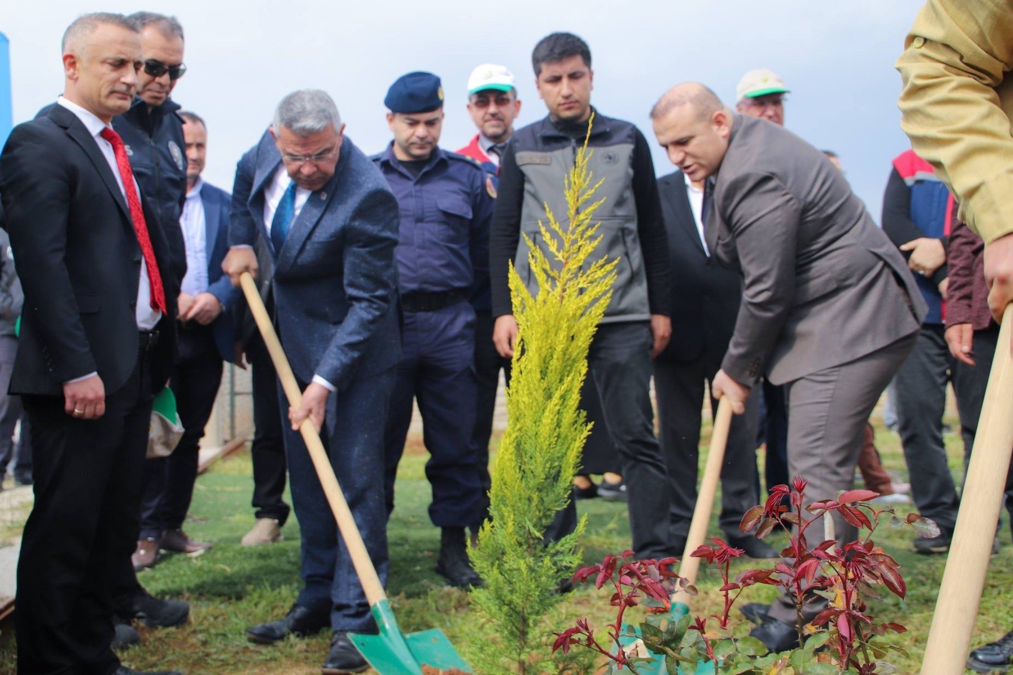 Köşk'te fidanlar toprakla buluştu