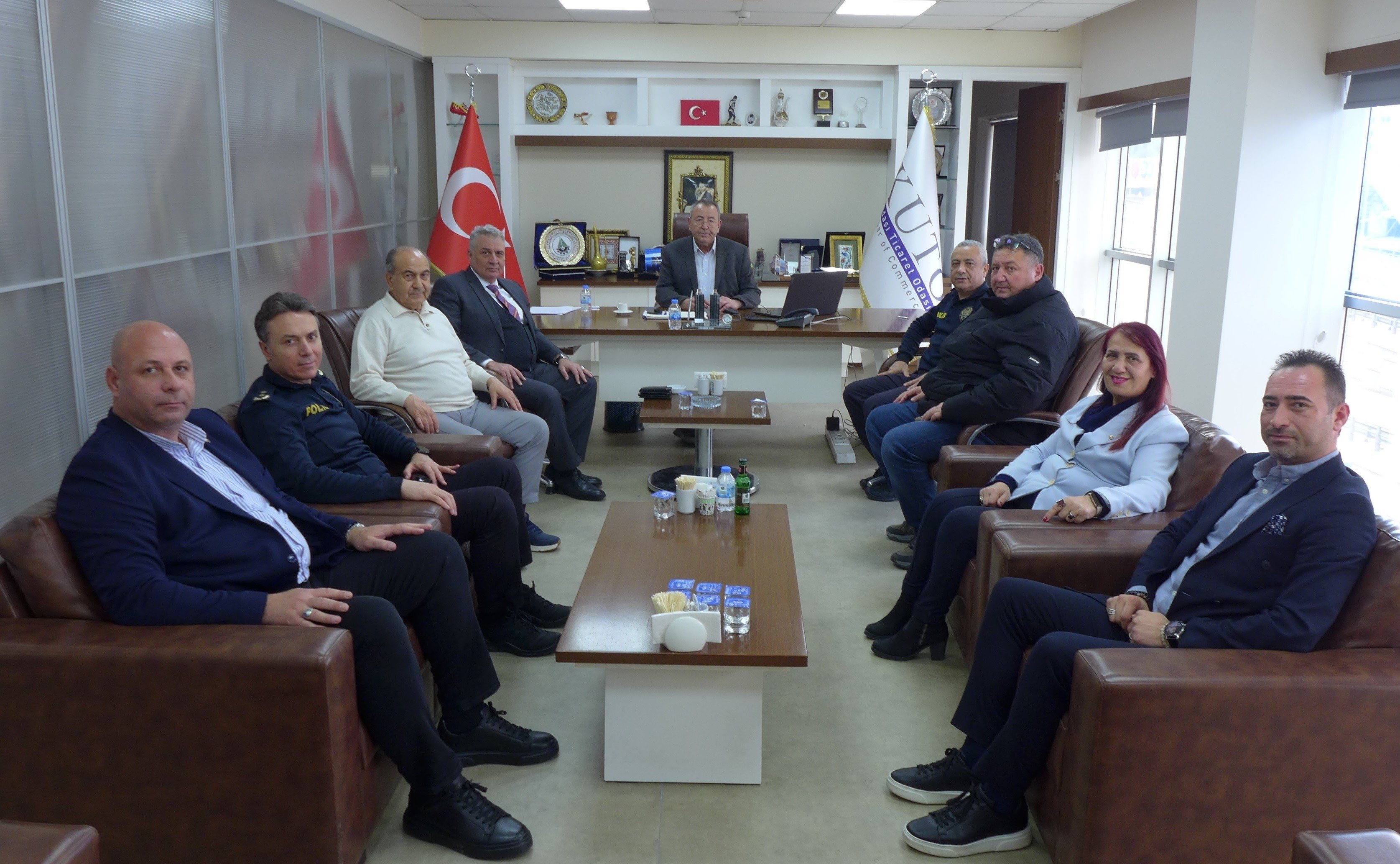 Kuşadası Ticaret Odası, İl Emniyet Müdürlüğü yetkililerini ağırladı