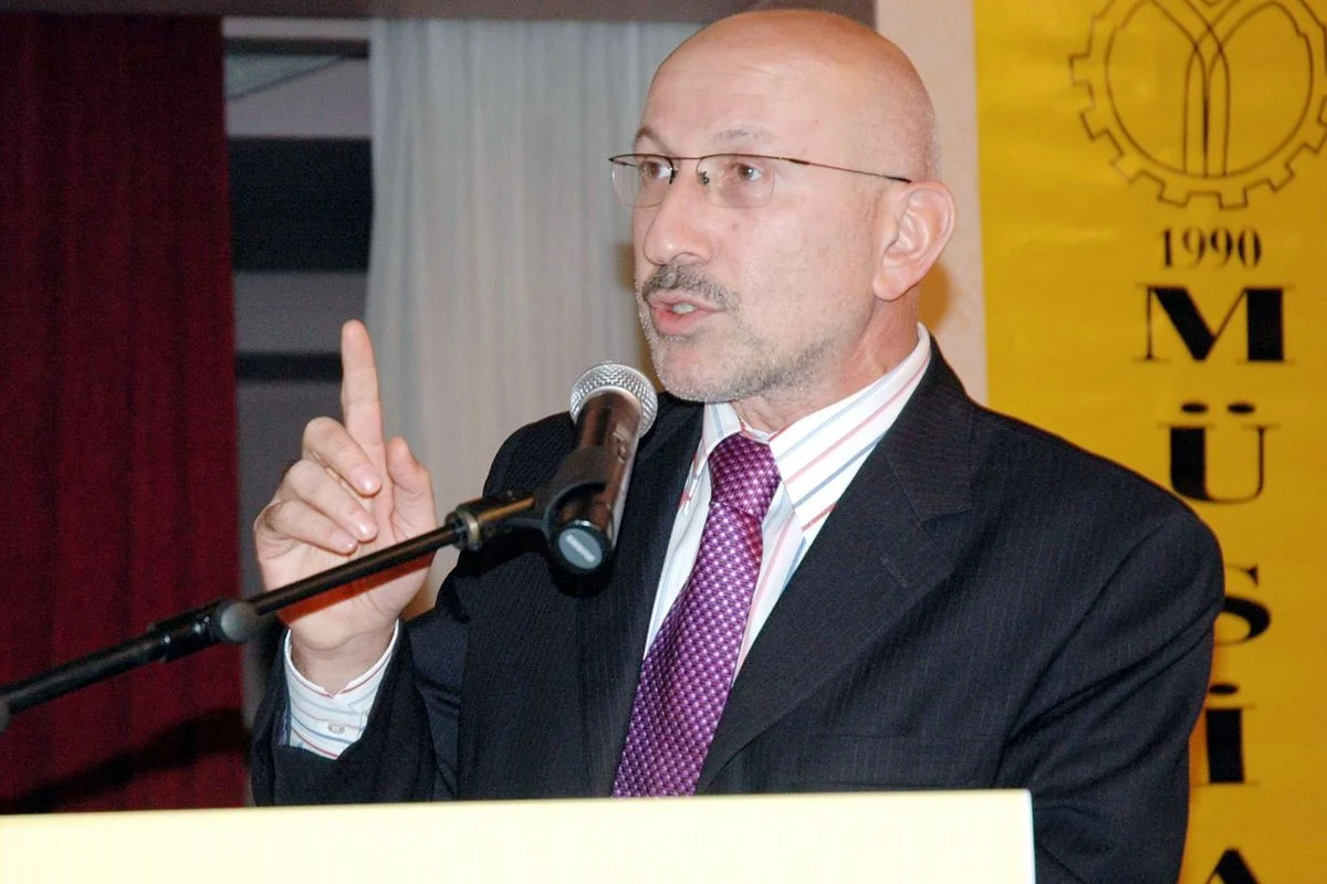 Eski Ak Parti Milletvekili Bayram Ali Bayramoglu 19691233 1295 Amp