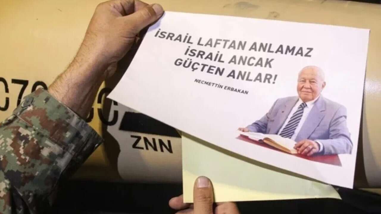 İran İsrail'i Necmettin Erbakan'ın sözleriyle vurdu