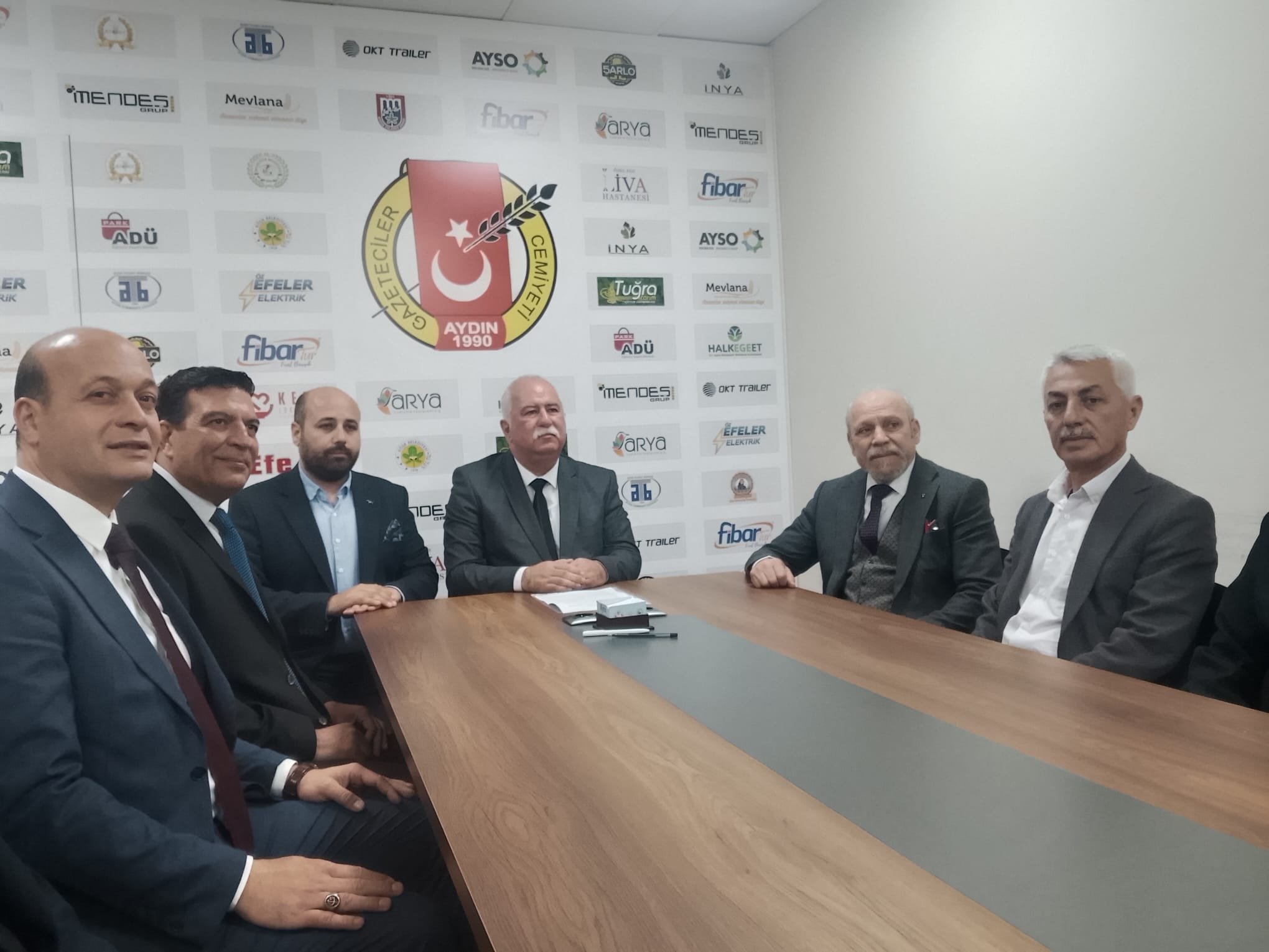 40A8738B 9C53 4D9E 93Ec 4E09A66C8550