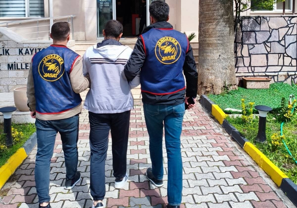 Aydın'da aranıyordu, İzmir'de yakalandı