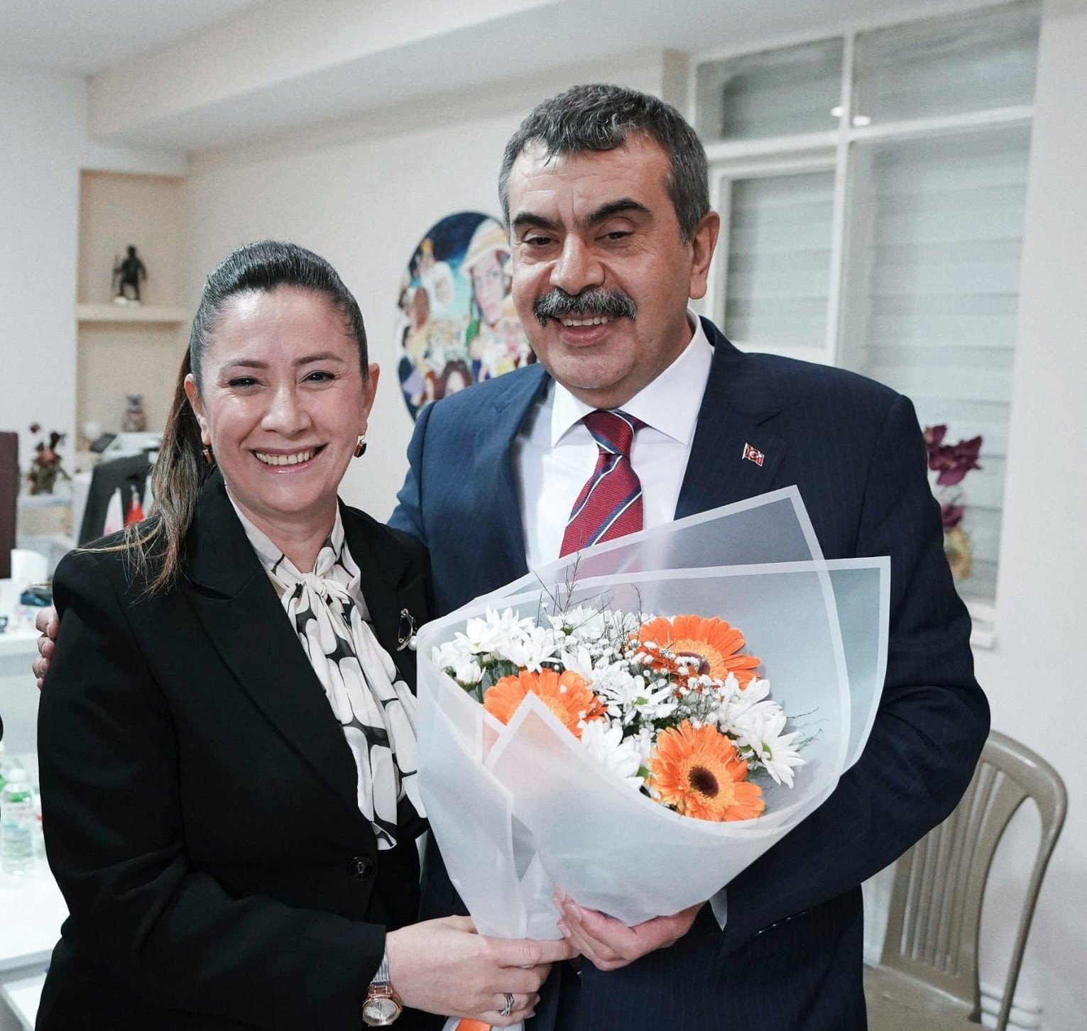 Bakan Tekin’den Kadın Muhtara sürpriz ziyaret