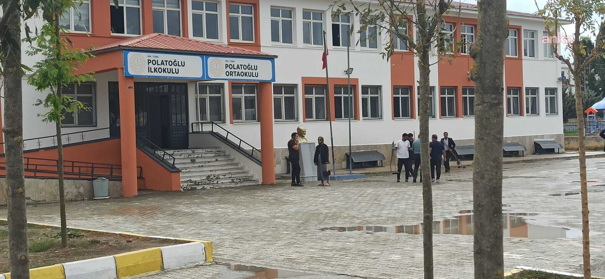 Van’da okula pompalı tüfekle gelen öğrenci polis merkezine götürüldü