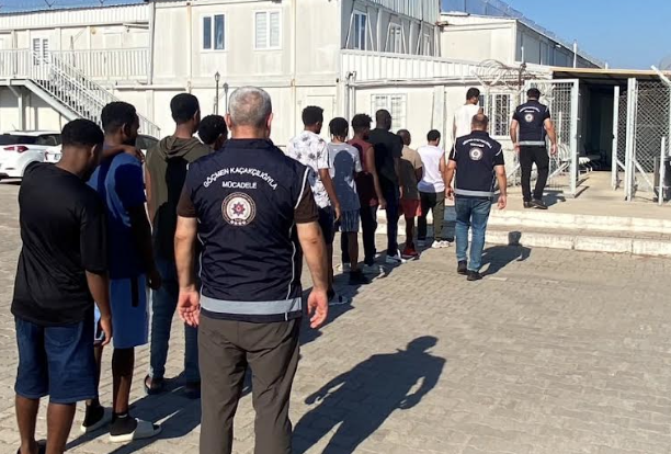 Aydın’da göçmen kaçakçılığı operasyonu: 19 kişi yakalandı