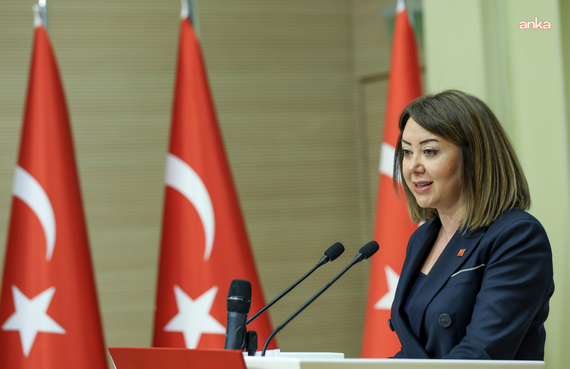 Gül Çiftci: "Bunun adı CHP'ye çökme operasyonudur"
