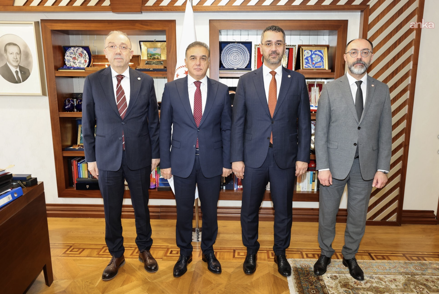 Eczacılardan istihdam ve ekonomik düzenleme talebi
