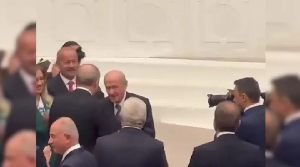 1020X570 Baskan Erdogandan Bahceliye Ozel Tesekkur Bahceliden Ise Kirmizi Beyaz Gul 1790859061480