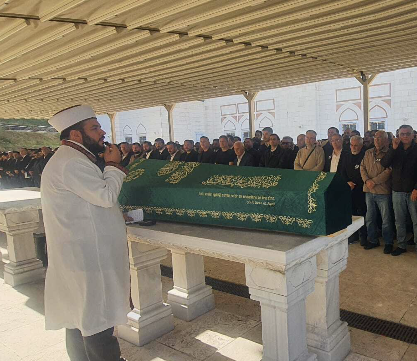 Aracında ölü bulunan iş insanı Ballı toprağa verildi