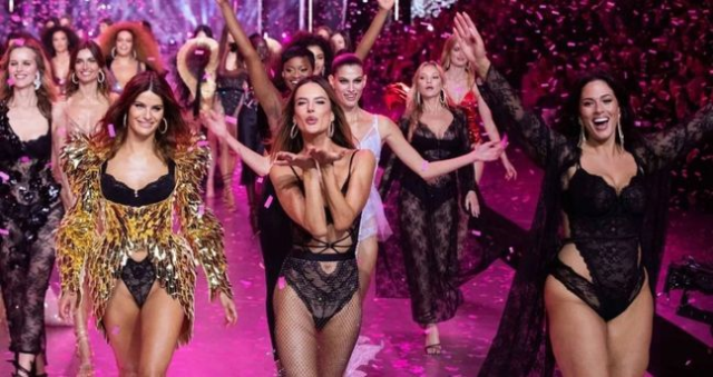 Victorias Secret Fashion Show 28F8A013A6 7911 1 M