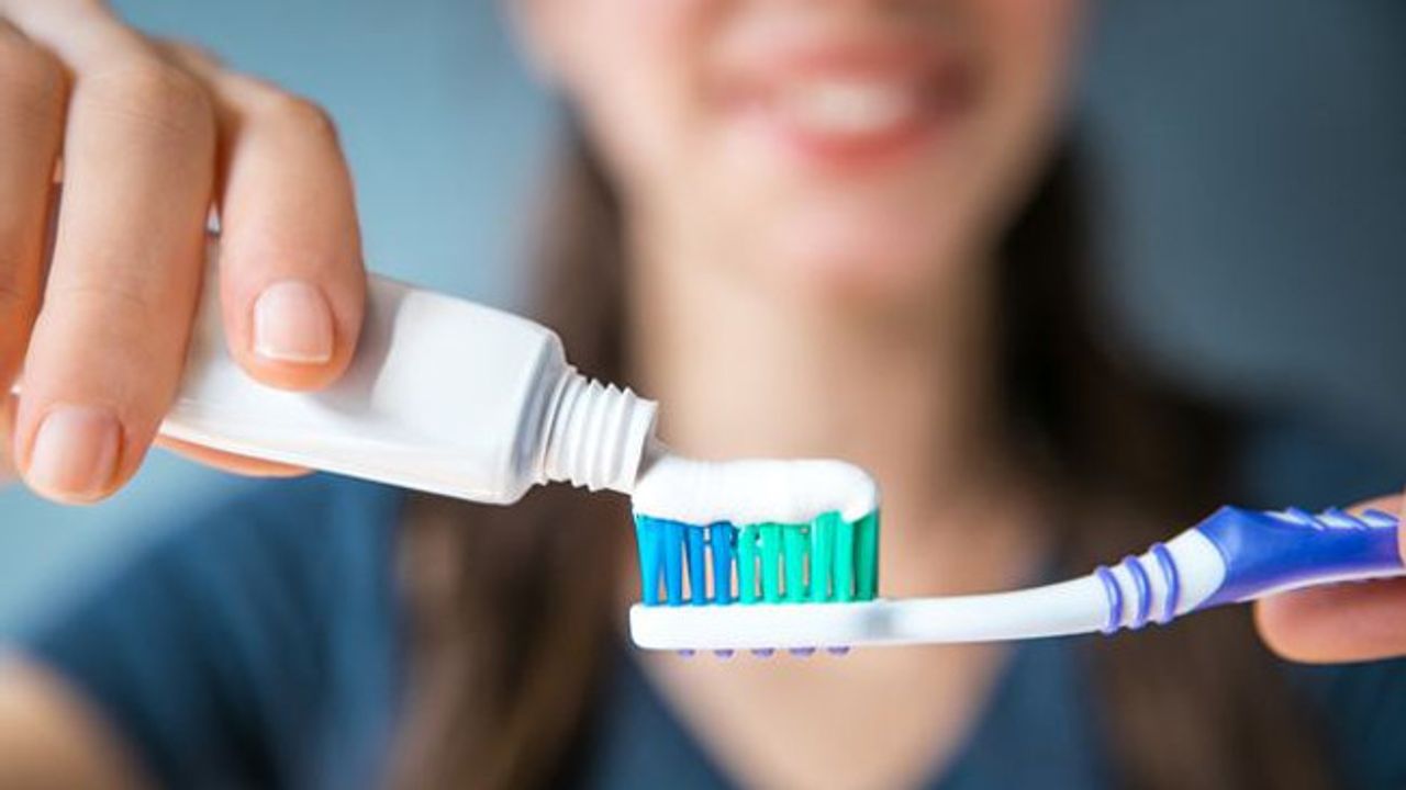 Diş fırçalamak neden önemli?