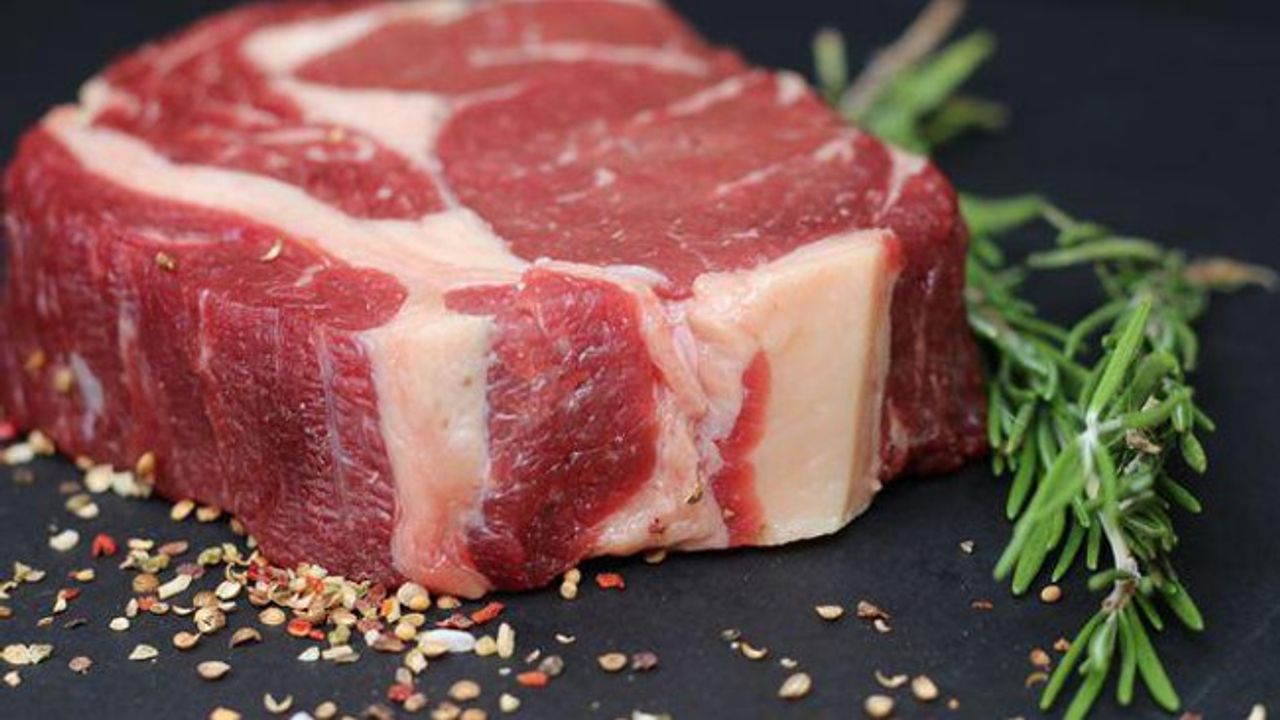 Kırmızı et alerjisi nedir, belirtileri nelerdir? Kırmızı et alerjisi teşhisi ve tedavisi