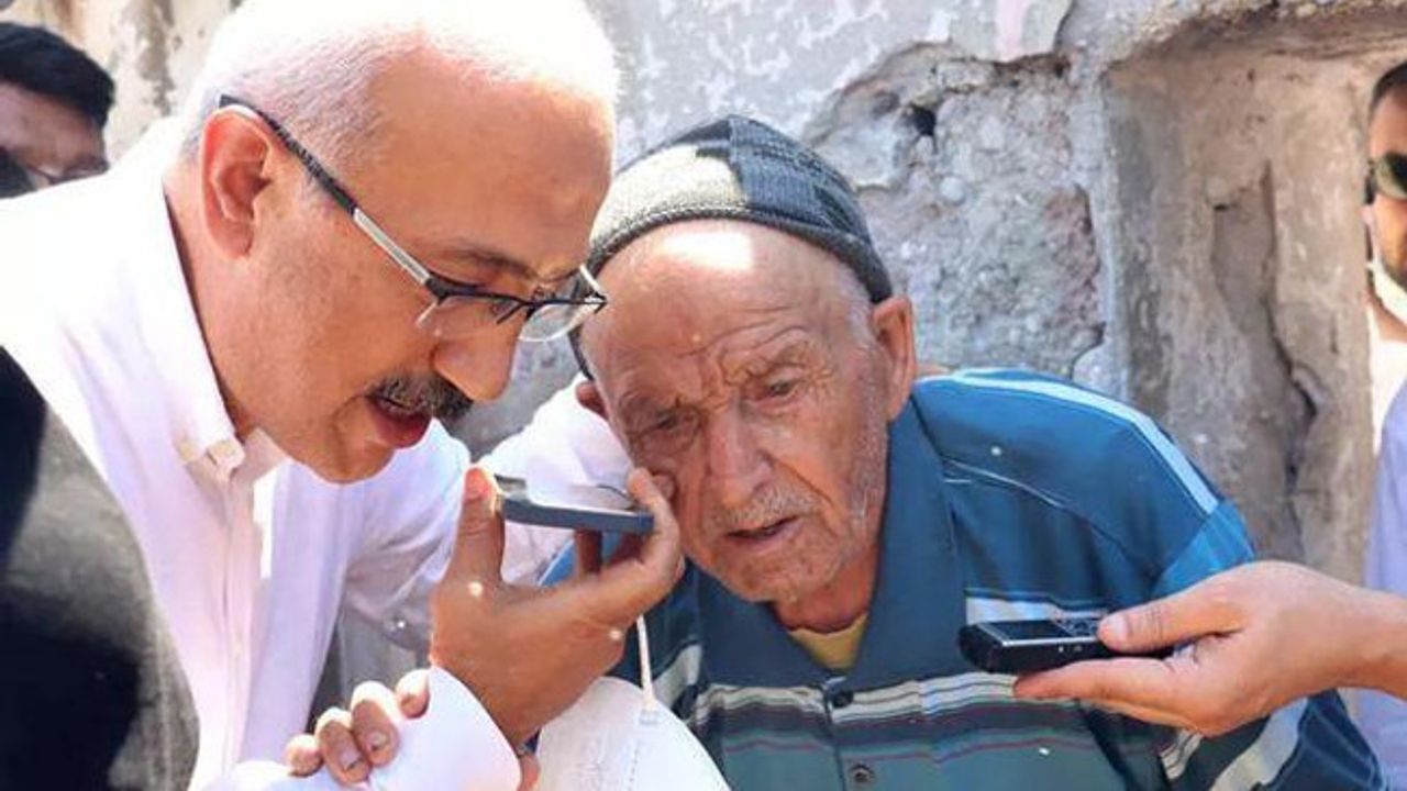 Cumhurbaşkanı Erdoğan, yangında evi zarar gören yaşlı kişiyle telefonda görüştü