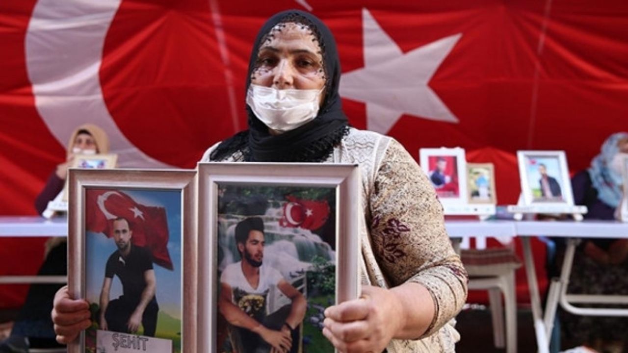 Diyarbakır anneleri 749 gündür nöbette