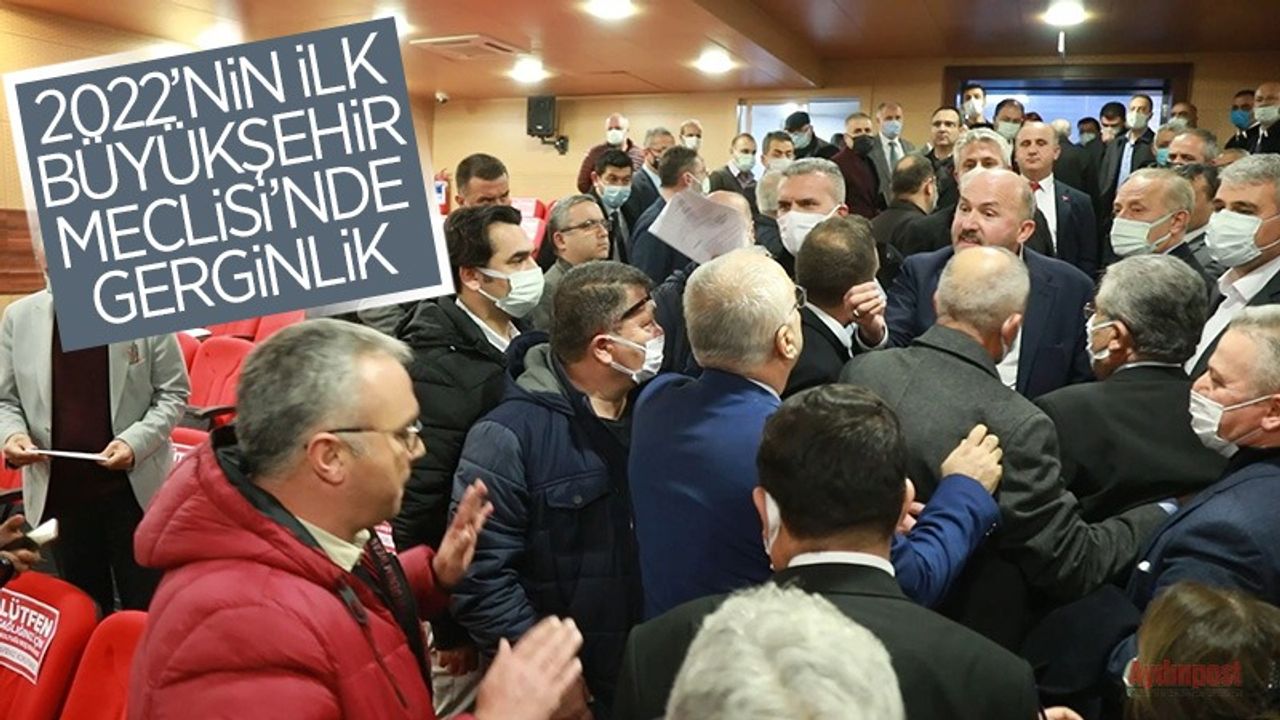 Aydın Büyükşehir Belediye Meclisinde gerginlik çıktı, meclis üyeleri birbirinin üzerine yürüdü