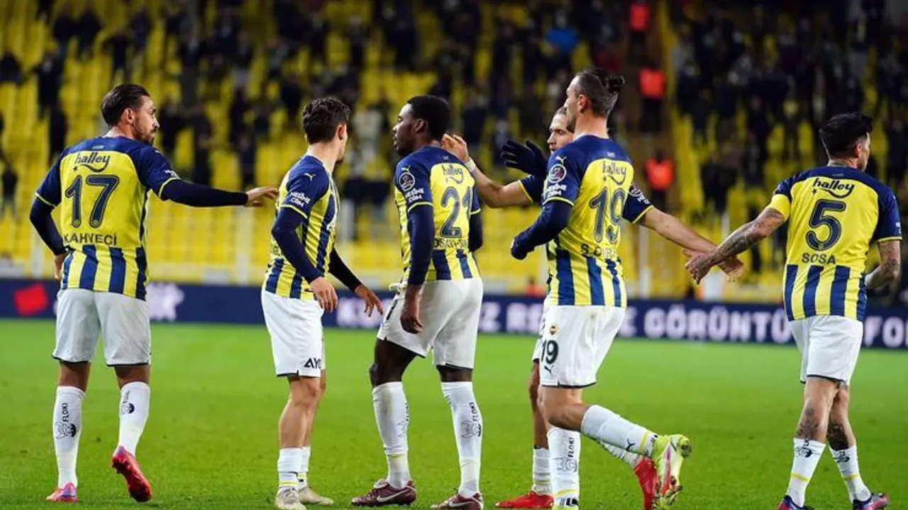 Fenerbahçe, kötü gidişatı Altay karşısında durdurdu