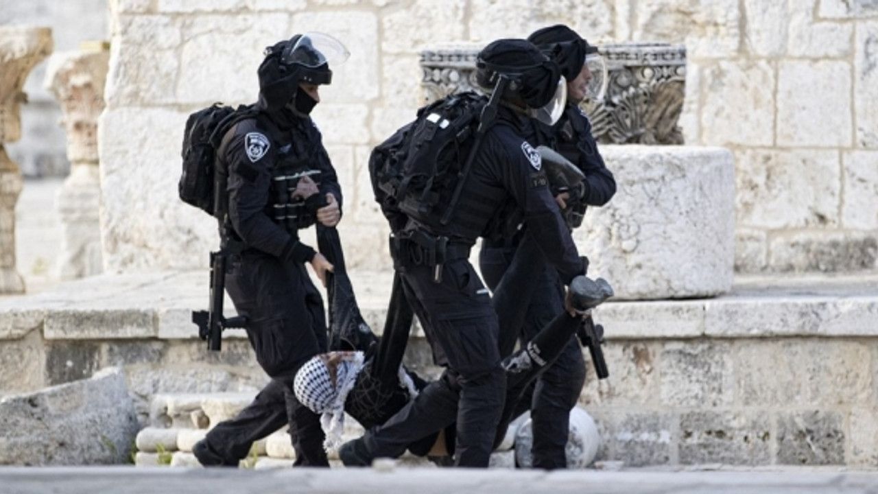 İsrail polisinin yaraladığı Filistinli genç yaşamını yitirdi