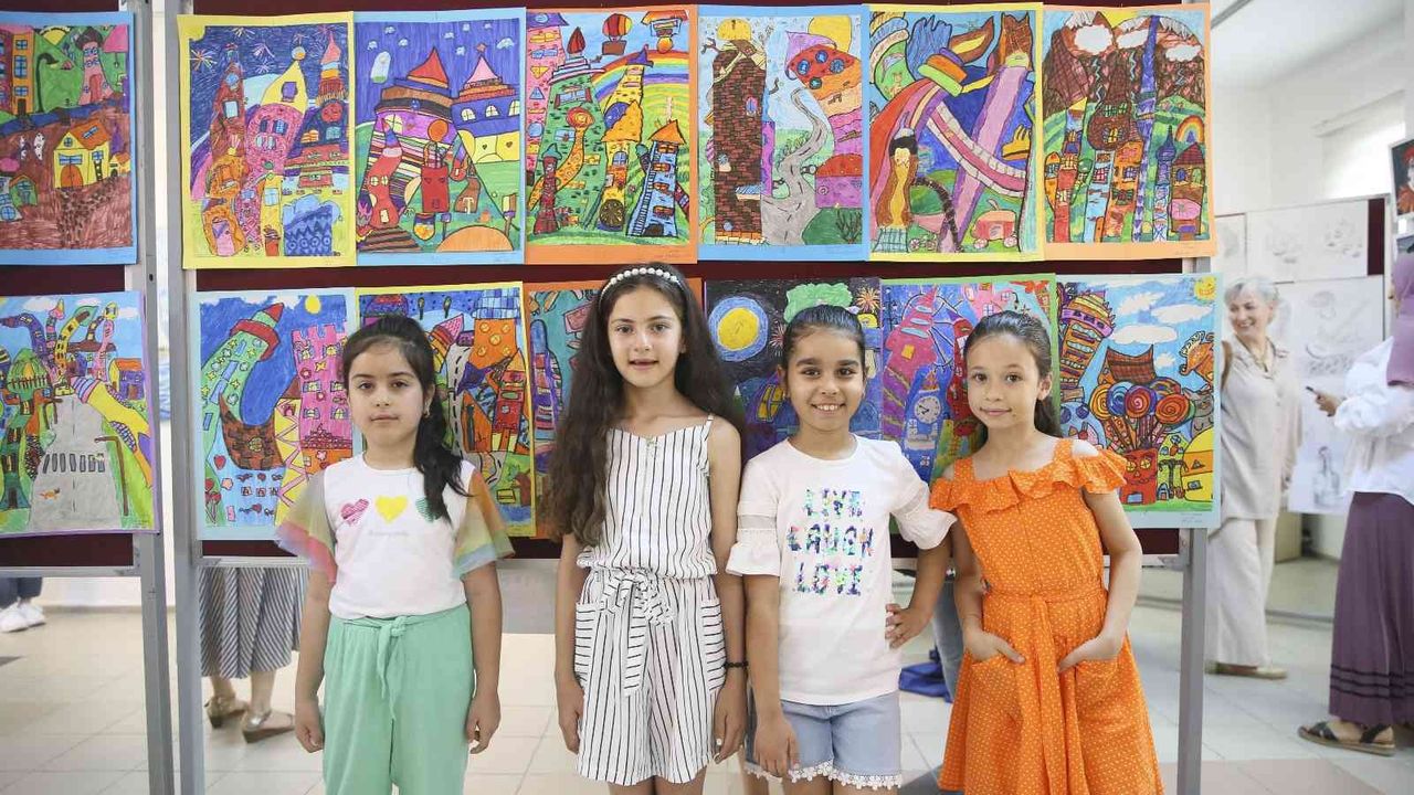 Aydın Büyükşehir Belediyesi Kültür Merkezleri kursiyerleri resim sergisi açtı