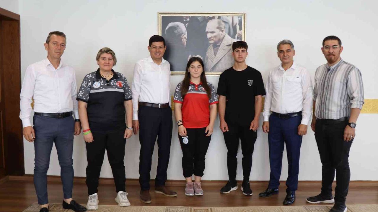 Başkan Özcan, Nazilli’nin şampiyonlarını ağırladı