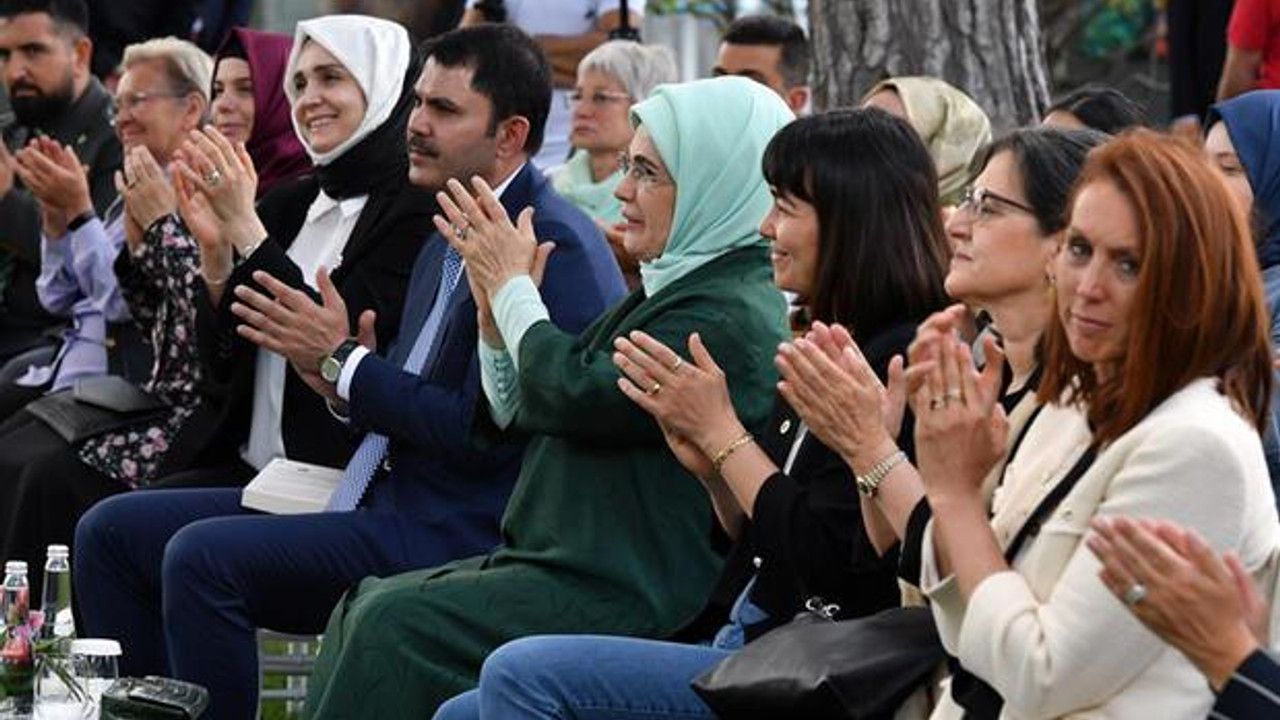 Emine Erdoğan, 'Dünya Ortak Evimiz' yazarlarının çevre önerilerini dinledi